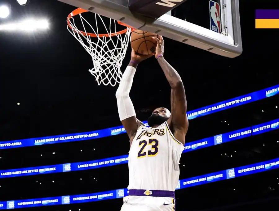 LeBron James Rayakan Usia 41 Tahun, Tetap Tampil Elite di NBA